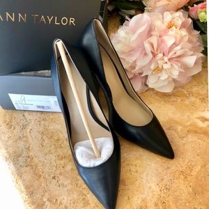 Ann Taylor Mila Leather Navy Blue New Pump